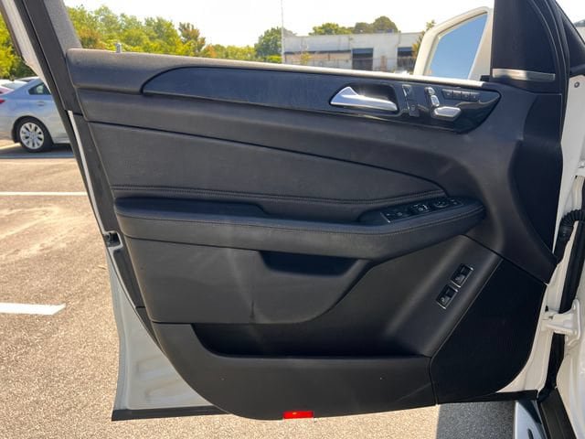Used 2019 Mercedes-Benz GLS 450 4MATIC image 10