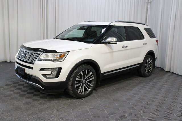 Used 2016 Ford Explorer Platinum image 3