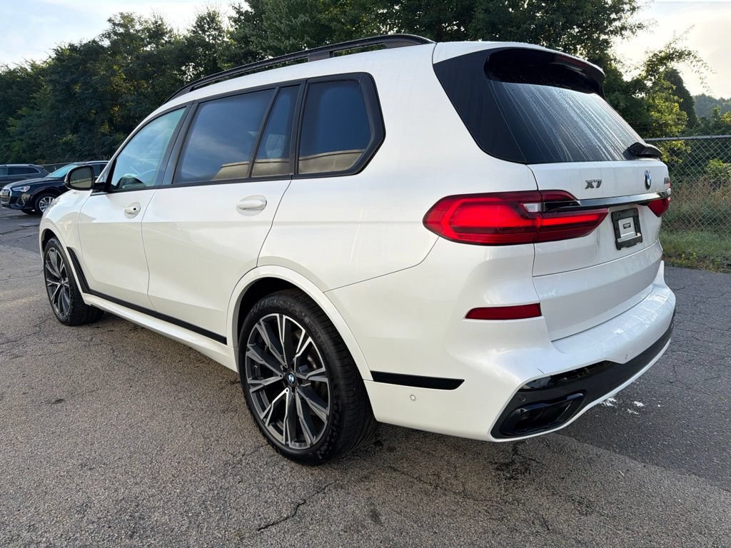 Used 2022 BMW X7 M50i AWD/4WD image 4