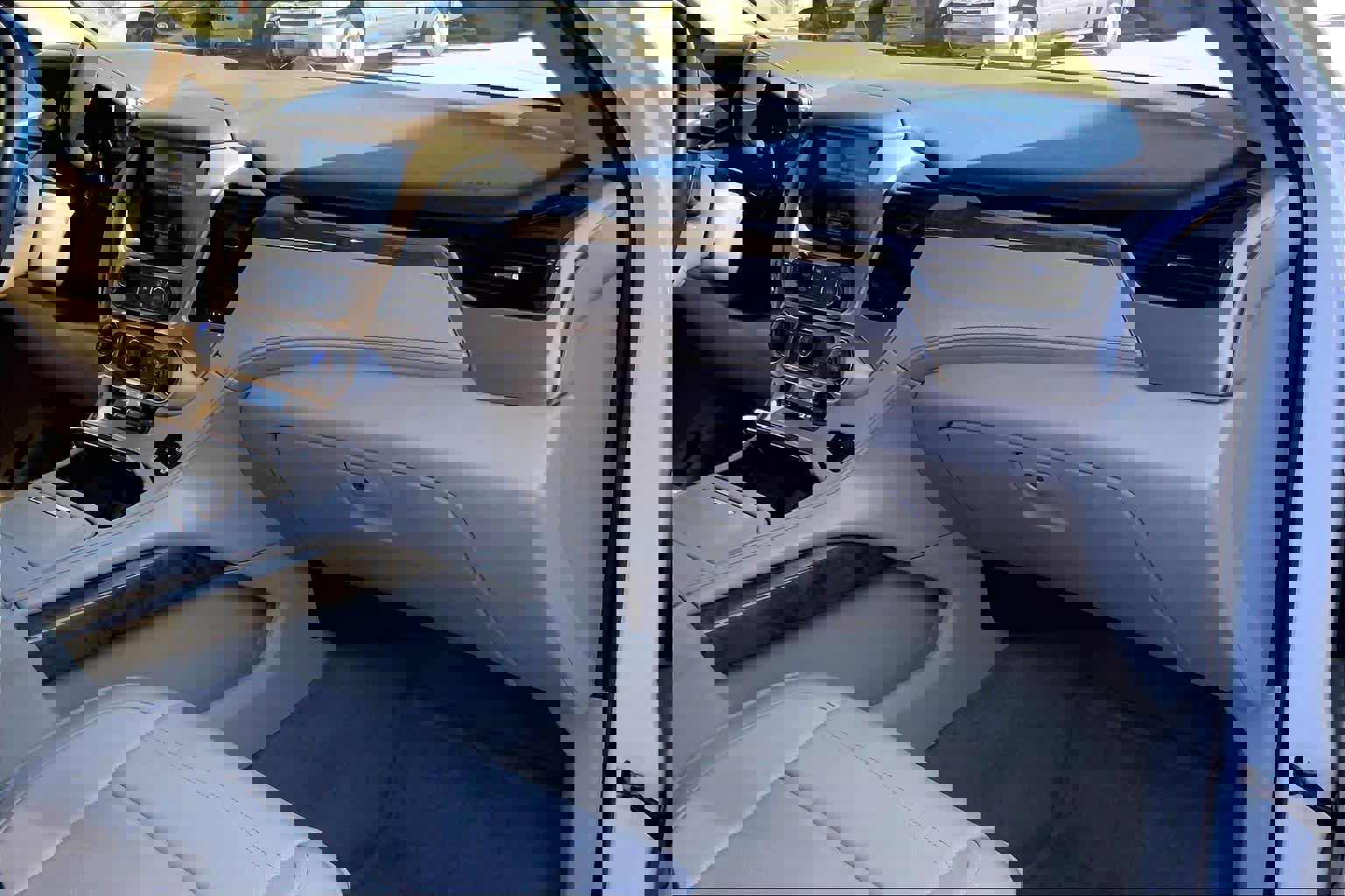 Used 2016 GMC Yukon XL Denali w/ Open Road Package image 17