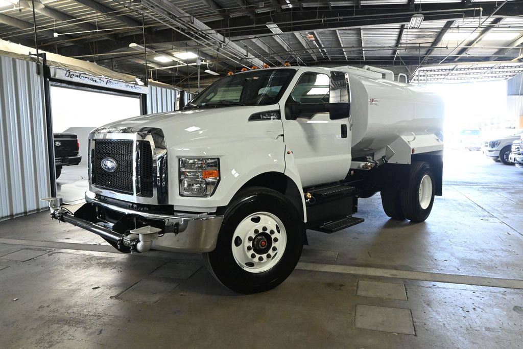 New 2027 Ford F750 2WD Regular Cab Super Duty image 4