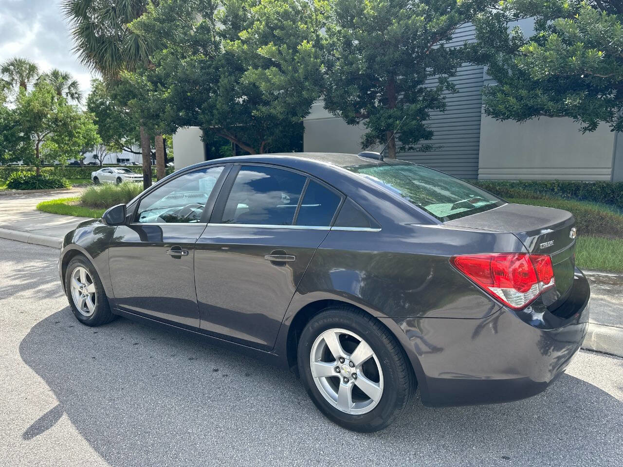 Used 2016 Chevrolet Cruze LT w/ Enhanced Safety Package image 5
