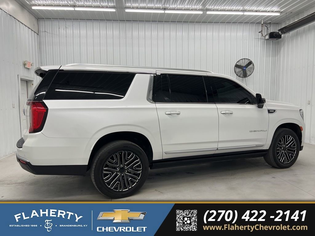 Used 2023 GMC Yukon XL Denali video 2