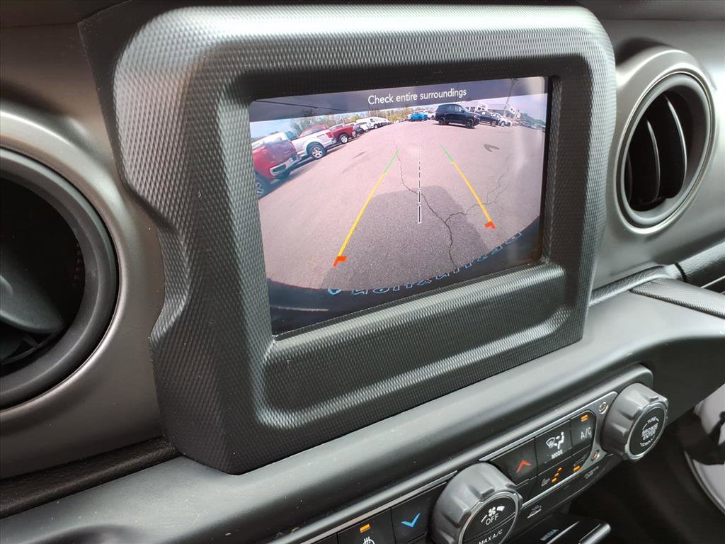 Used 2022 Jeep Wrangler Willys image 25