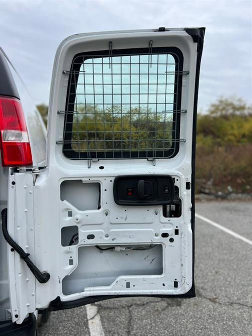 Used 2018 Chevrolet Express 2500 image 29
