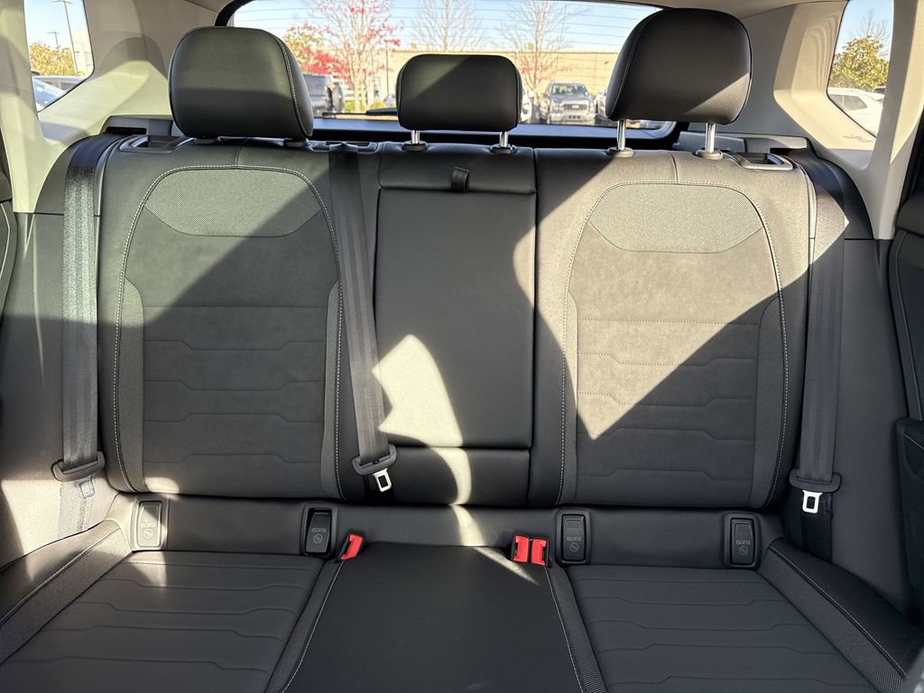 New 2026 Volkswagen Taos SE image 30
