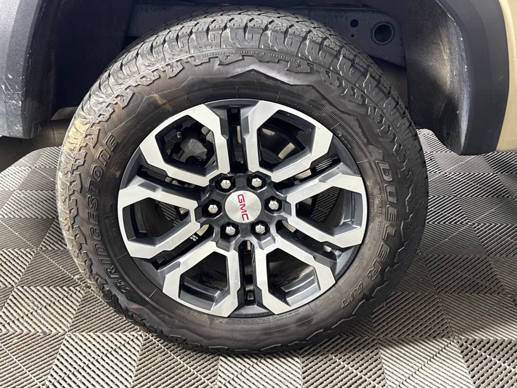 Certified 2023 GMC Canyon AT4 w/ AT4 Premium Package AWD/4WD image 14