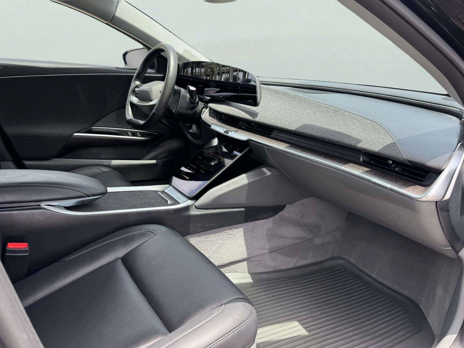 Used 2025 Lucid Air Pure RWD image 64