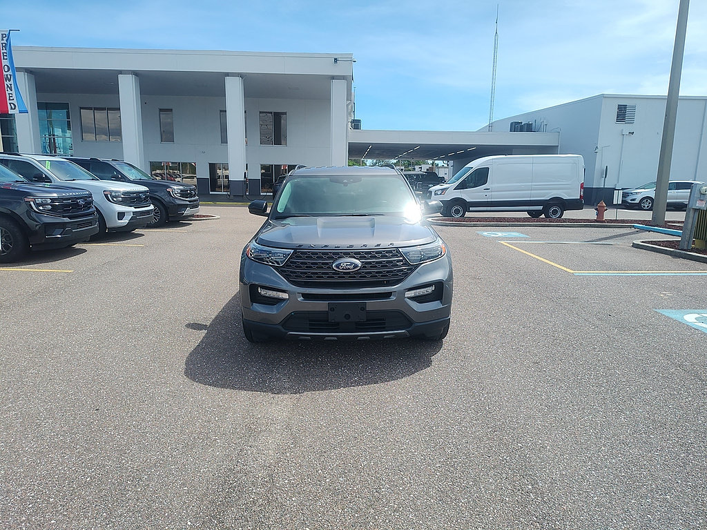 Certified 2024 Ford Explorer XLT w/ Equipment Group 202A RWD image 3