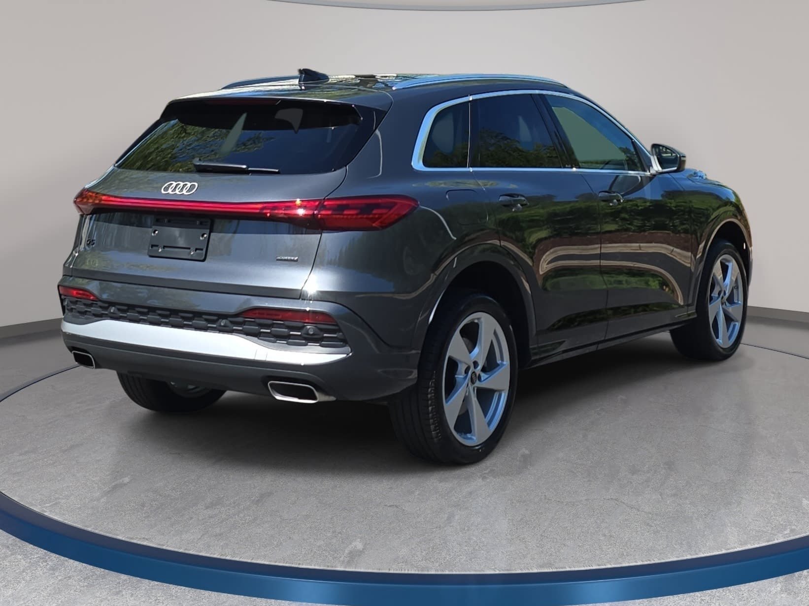 Used 2025 Audi Q5 Premium Plus w/ Premium Plus AWD/4WD image 5