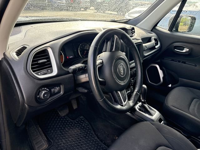Used 2019 Jeep Renegade Latitude w/ Cold Weather Group AWD/4WD image 8