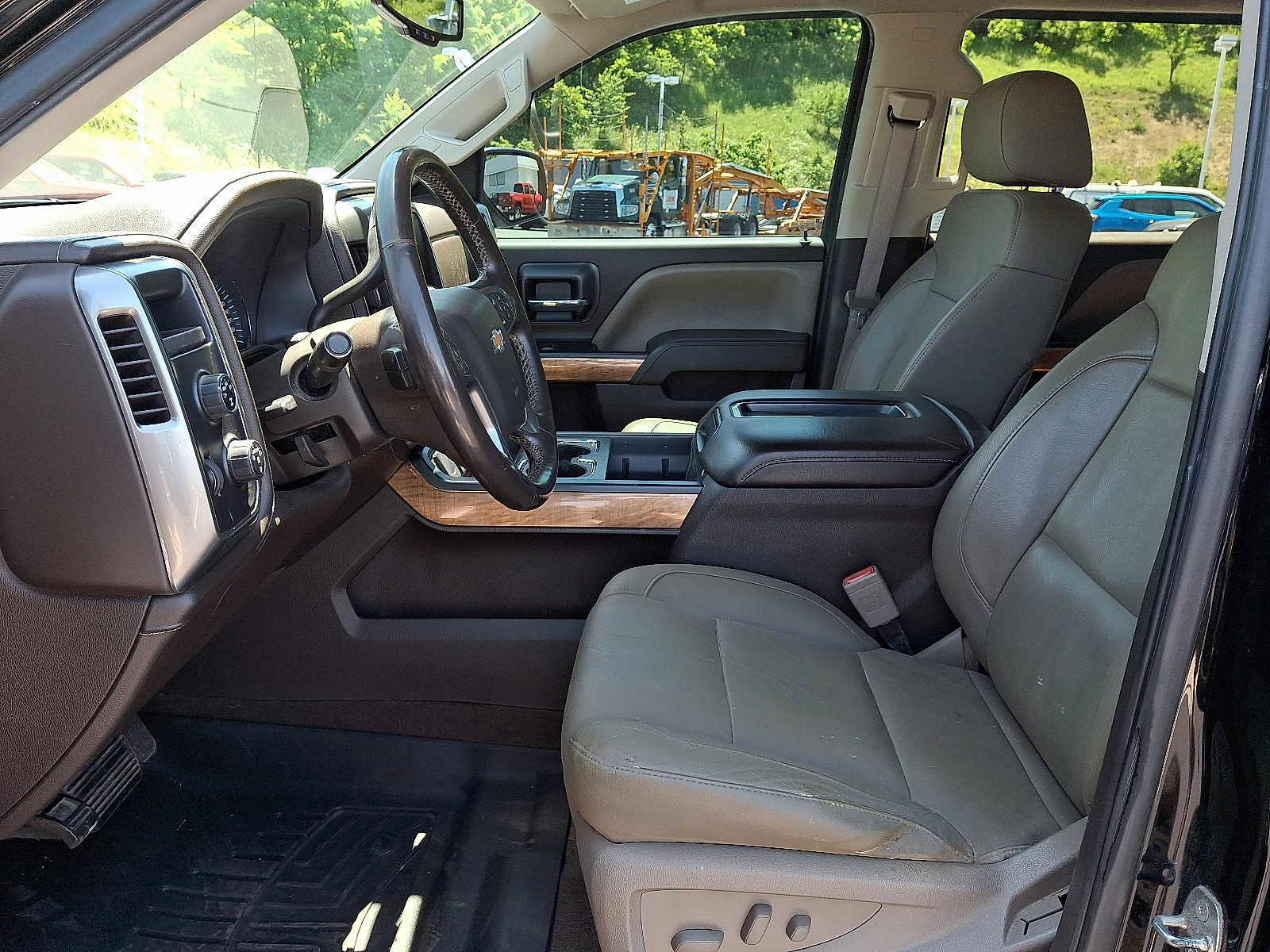 Used 2015 Chevrolet Silverado 1500 LTZ w/ Custom Sport Edition AWD/4WD image 13