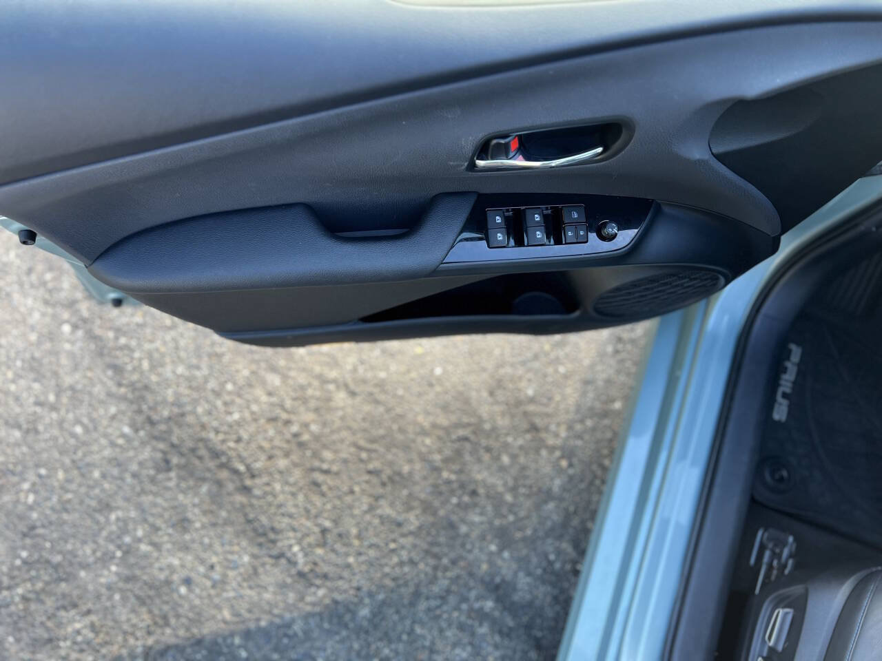 Used 2016 Toyota Prius Four Touring FWD image 21