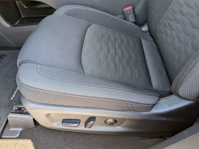 Used 2025 Nissan Pathfinder SV FWD image 20