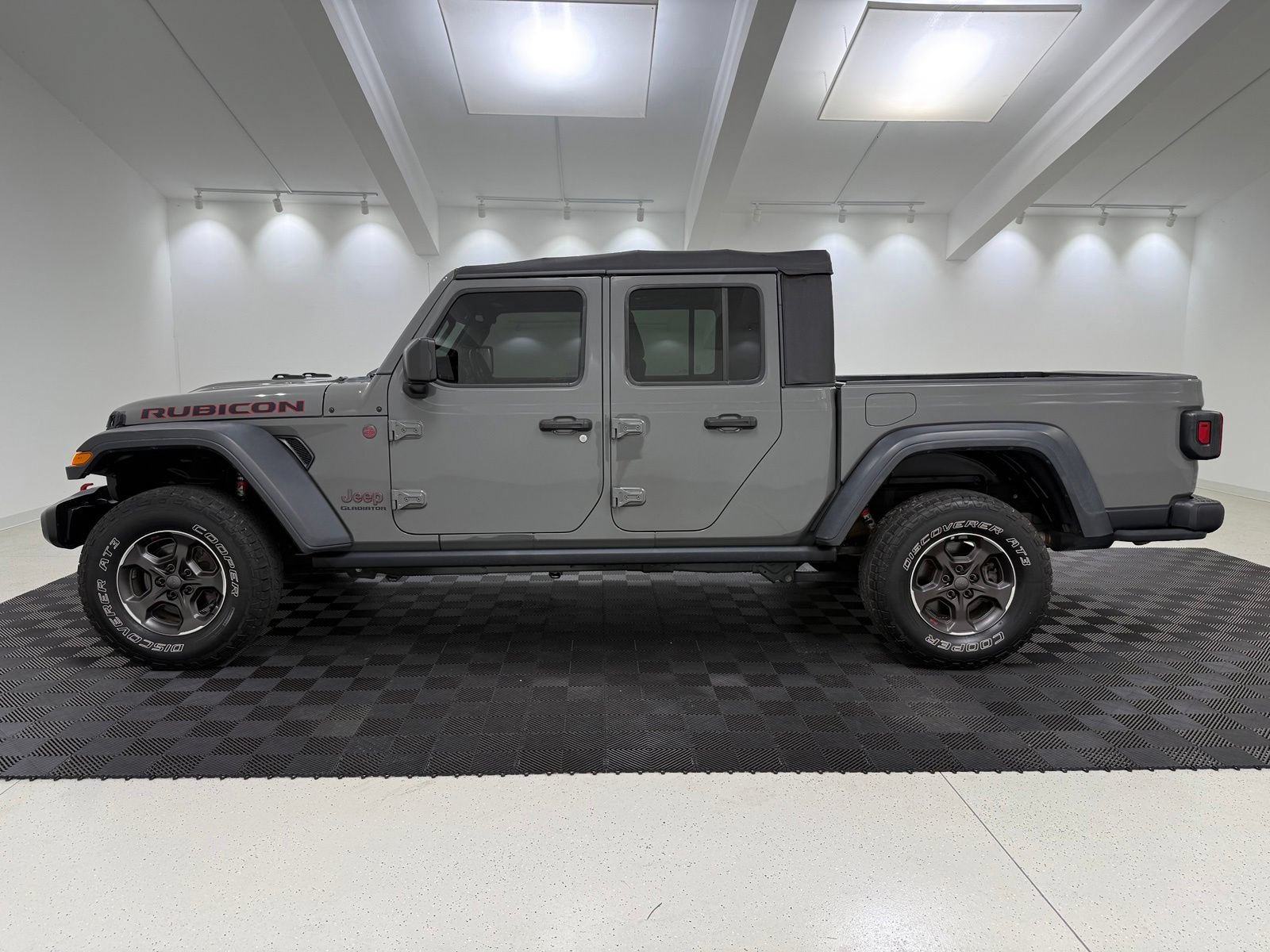 Used 2021 Jeep Gladiator Rubicon w/ Trailer Tow Package AWD/4WD image 4