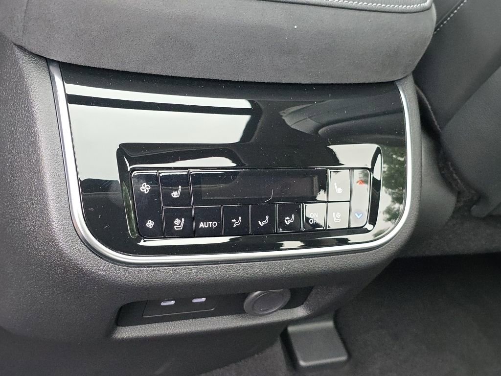 New 2025 INFINITI QX80 Sensory image 19