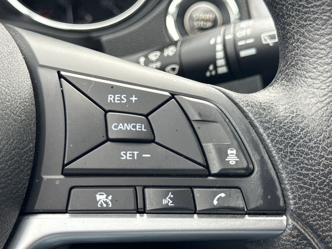 Used 2019 Nissan Rogue SV image 24