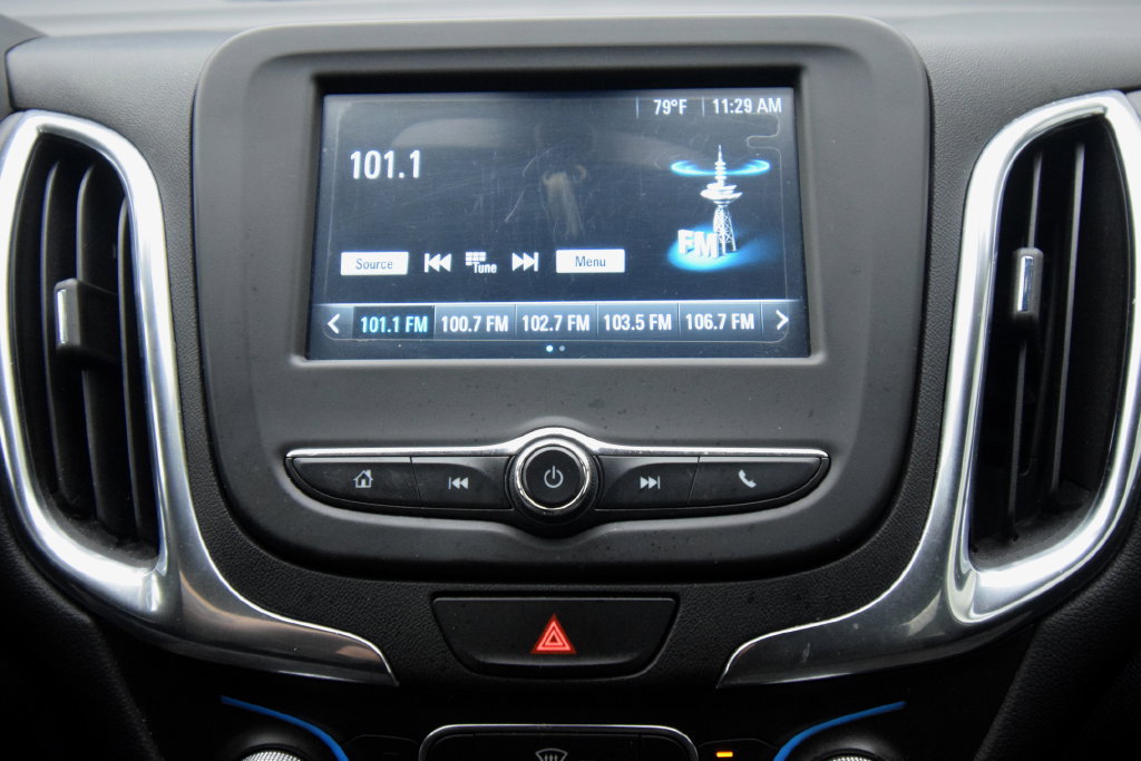 Used 2018 Chevrolet Equinox LT FWD image 12