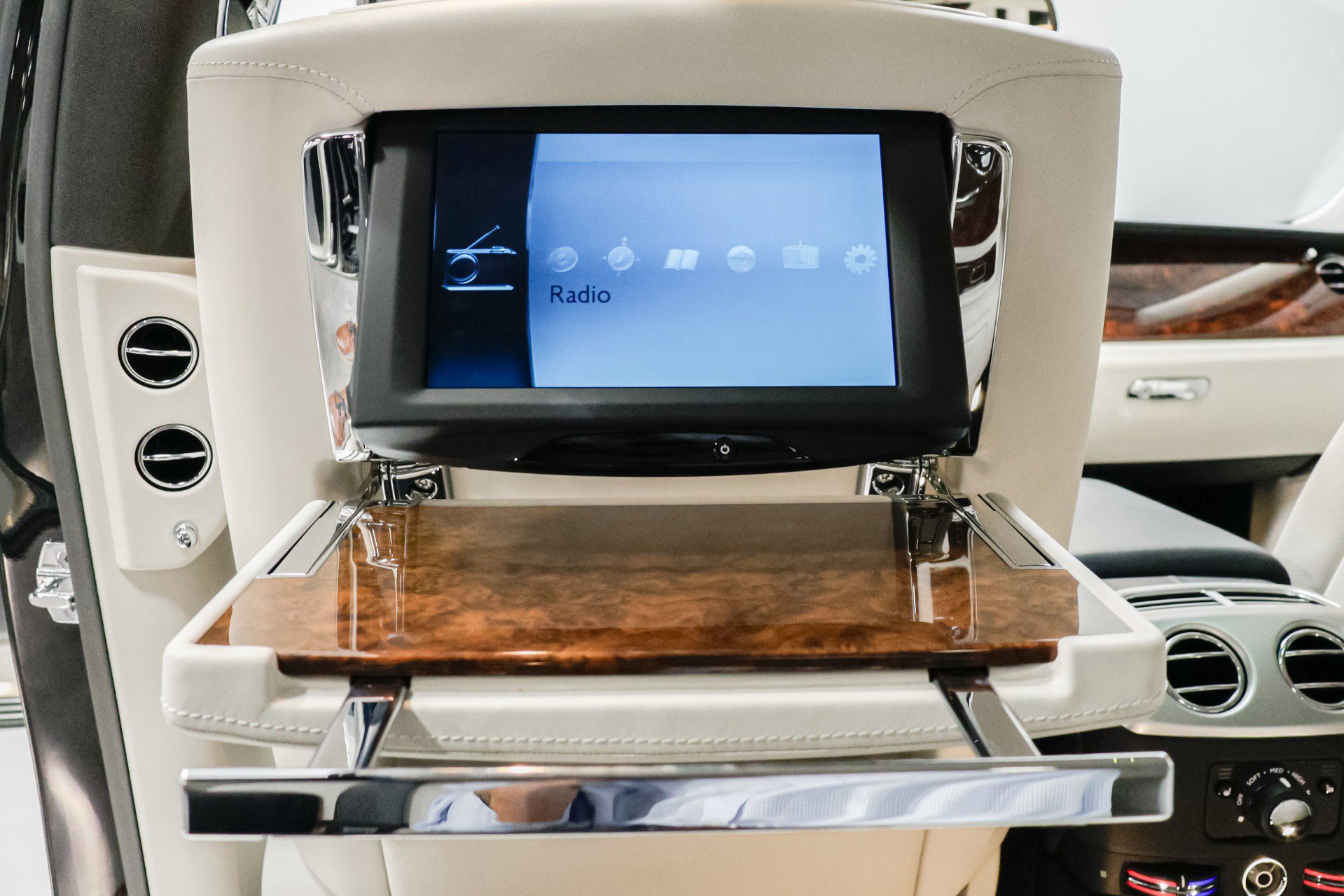 Used 2015 Rolls-Royce Ghost image 11