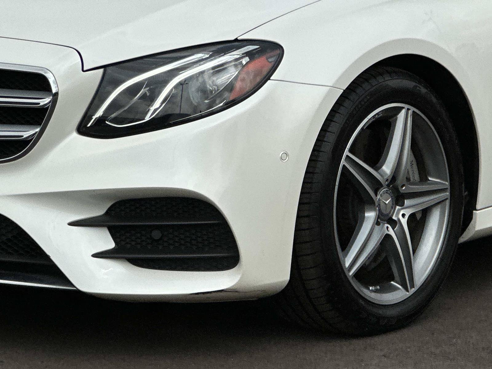 Used 2017 Mercedes-Benz E 300 4MATIC image 7