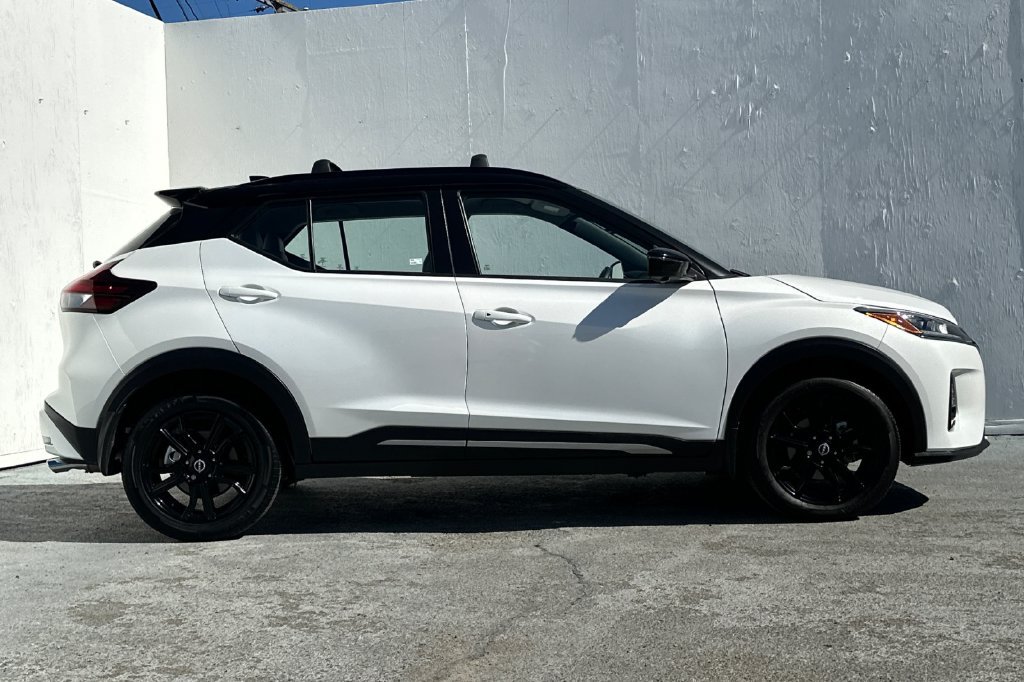 Certified 2024 Nissan Kicks SR w/ SR Premium Package FWD image 2