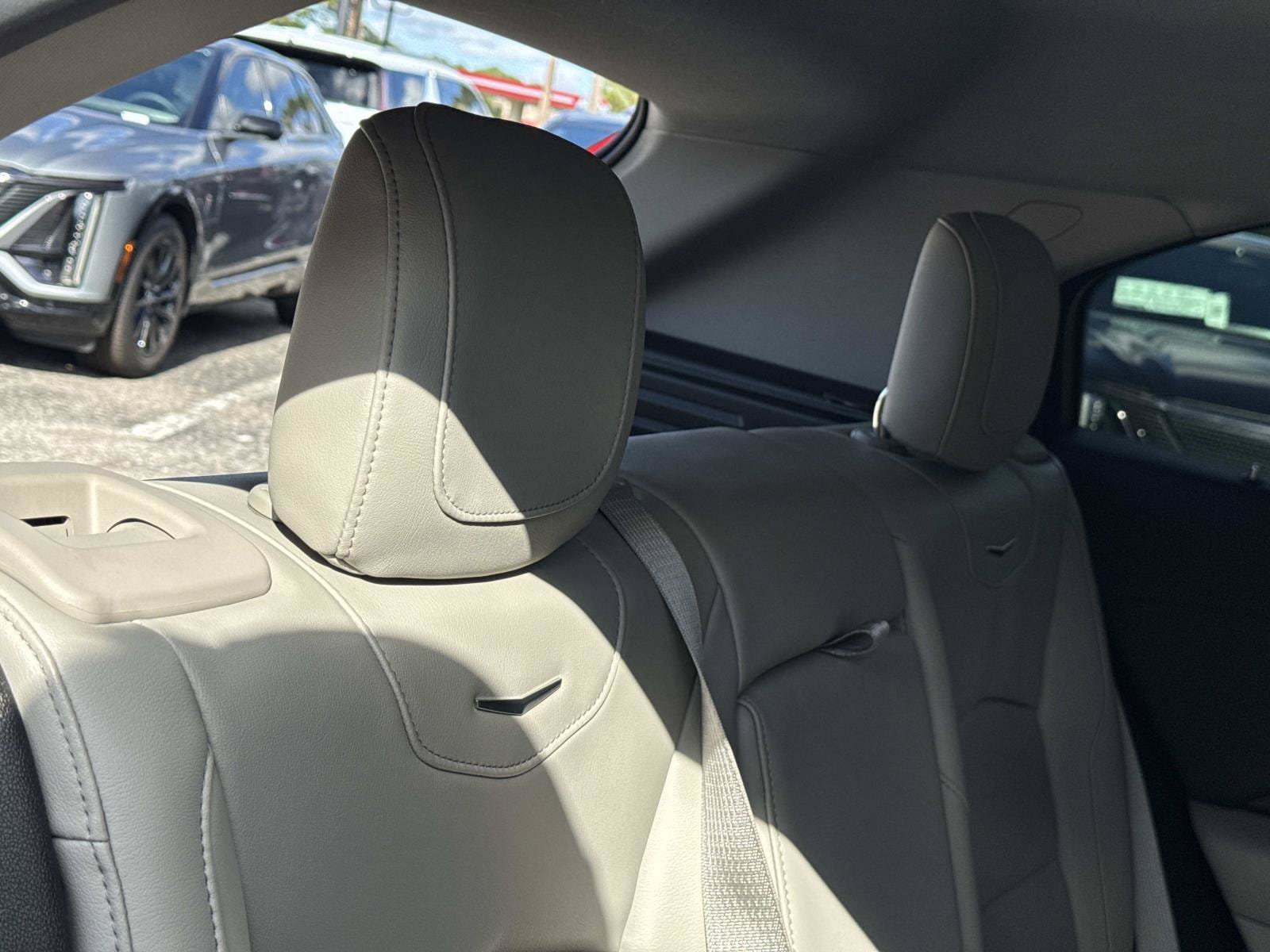 Used 2021 Cadillac XT4 Premium Luxury w/ Cold Weather Package FWD image 27