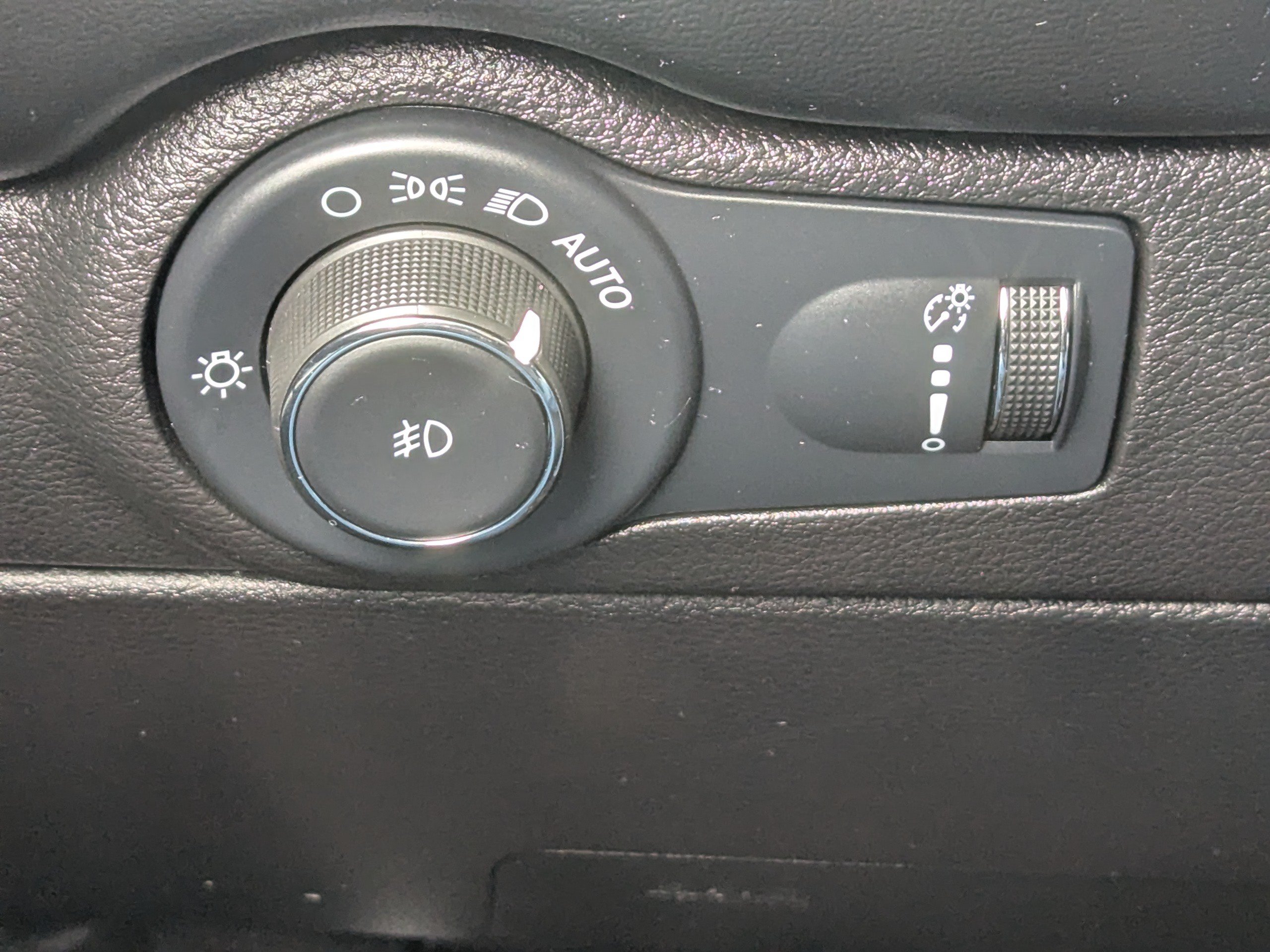 Used 2022 Dodge Durango SXT AWD/4WD image 30