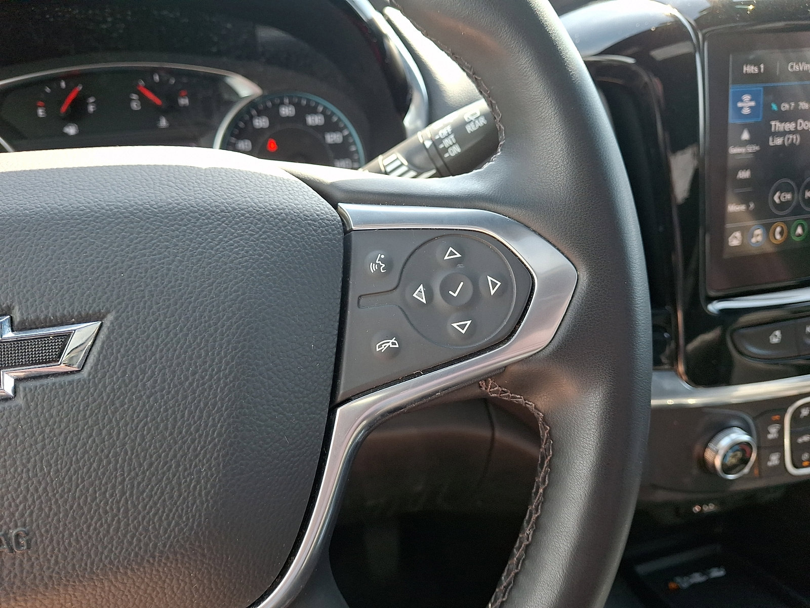 Used 2023 Chevrolet Traverse RS w/ LPO, Floor Liner Package image 23