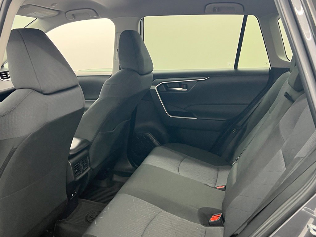 Used 2025 Toyota RAV4 XLE FWD image 9