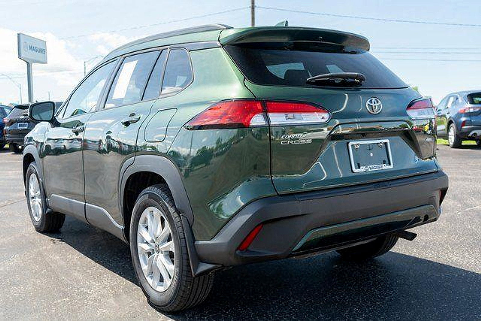 Used 2023 Toyota Corolla Cross LE w/ Moonroof Package AWD/4WD image 8