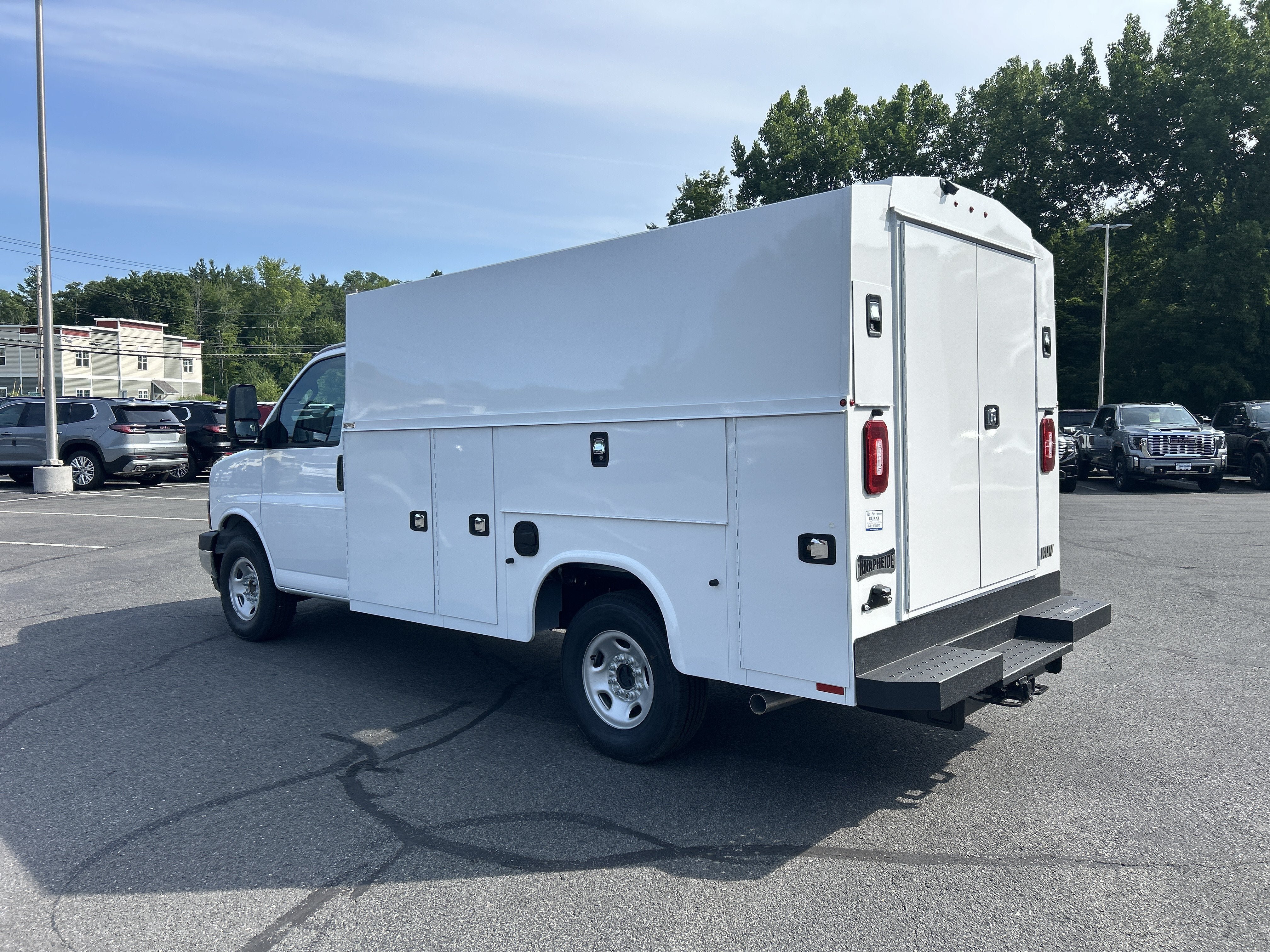 New 2026 GMC Savana 3500 w/ Power Convenience Package RWD image 3
