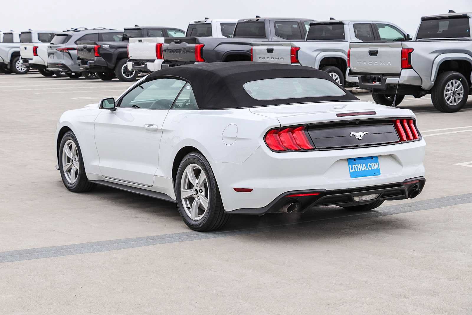 Used 2022 Ford Mustang Convertible RWD image 8
