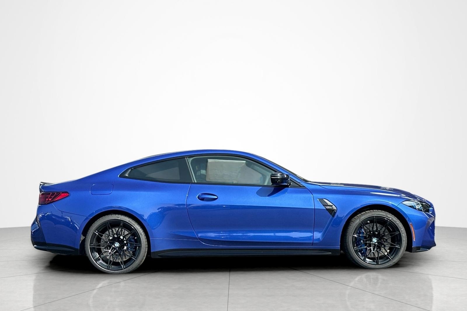 New 2027 BMW M4 Coupe w/ Executive Package RWD image 6