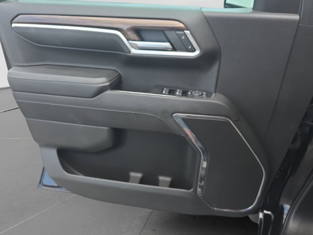 Used 2023 Chevrolet Silverado 1500 RST AWD/4WD image 29