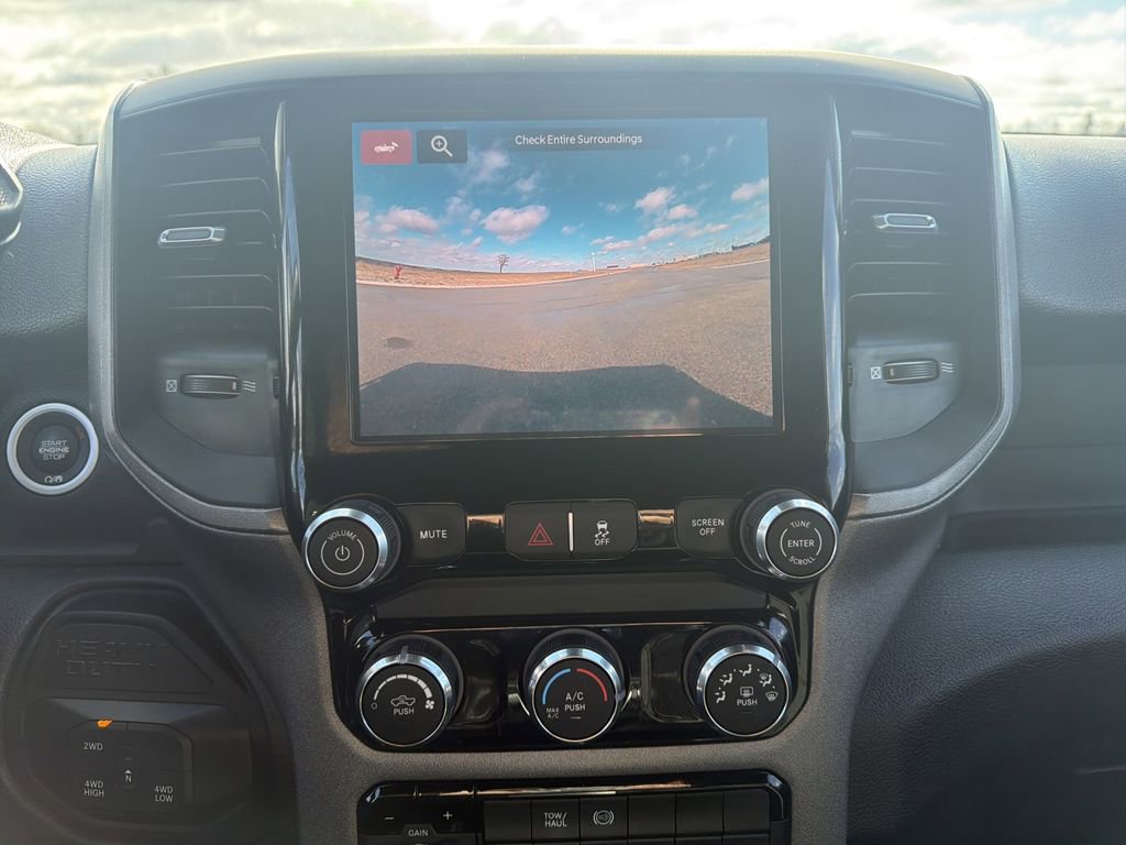 Used 2026 RAM 3500 Tradesman w/ Chrome Appearance Group AWD/4WD image 7