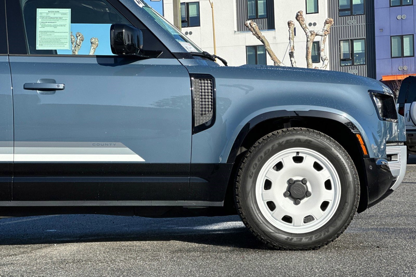 Used 2025 Land Rover Defender 110 S image 36