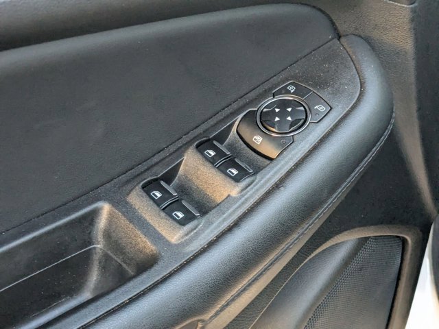 Used 2023 Ford Edge SEL image 12