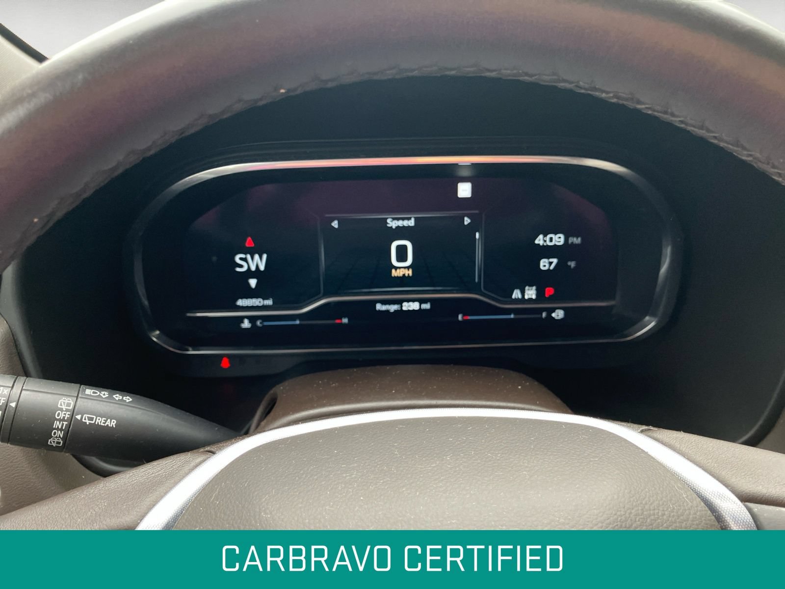 Certified 2022 GMC Yukon SLT w/ SLT Luxury Package AWD/4WD image 15