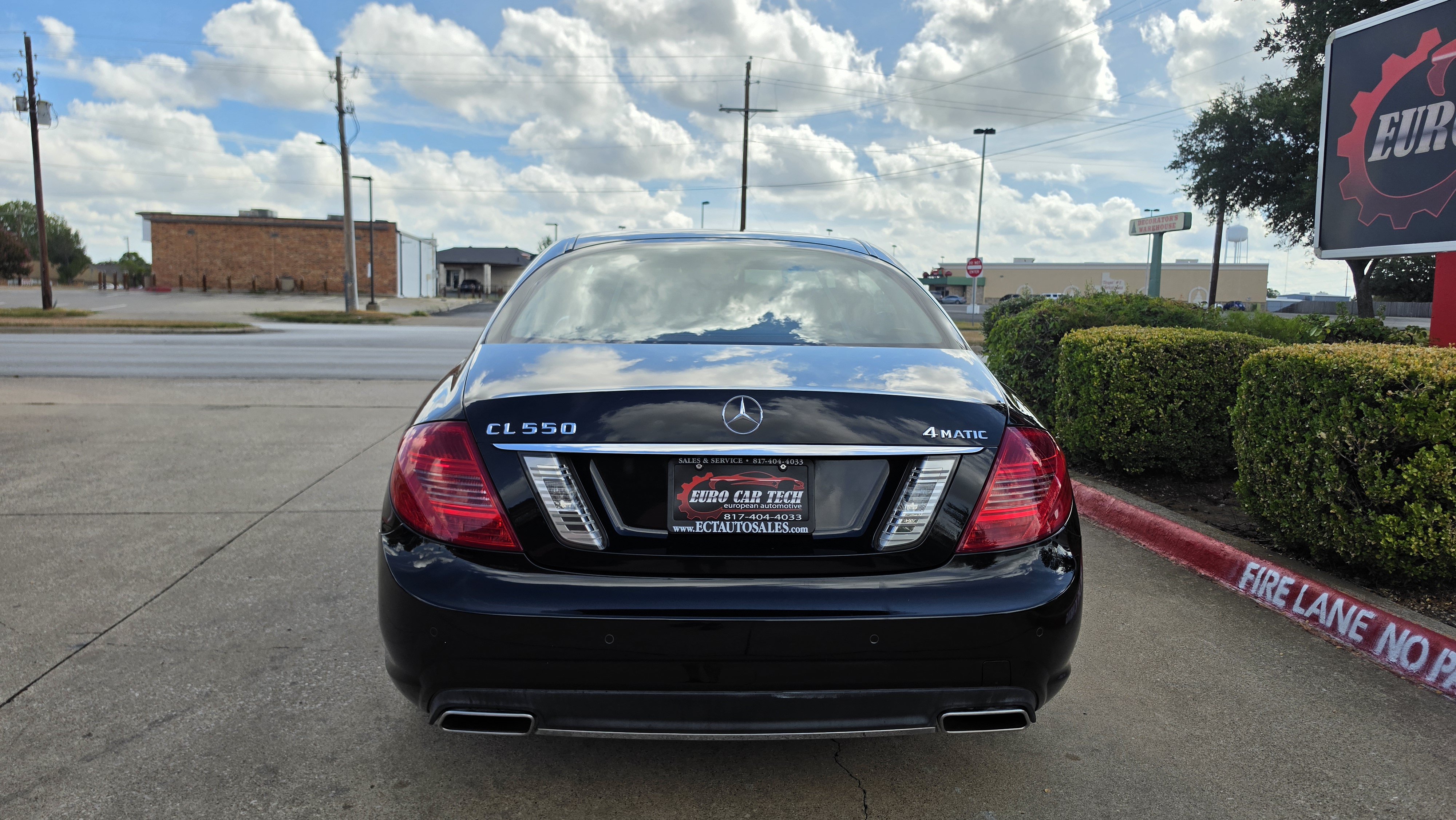 Used 2012 Mercedes-Benz CL 550 4MATIC w/ Sport Pkg image 4
