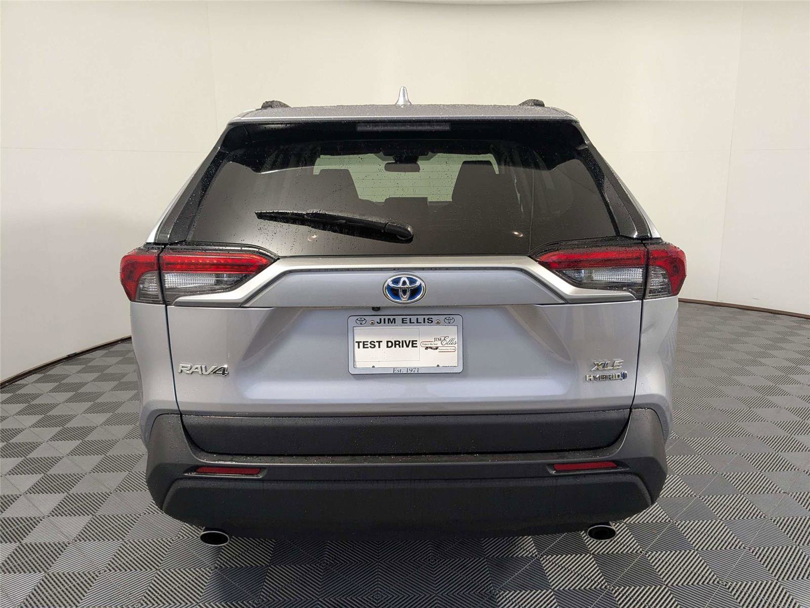 Used 2023 Toyota RAV4 XLE AWD/4WD image 6