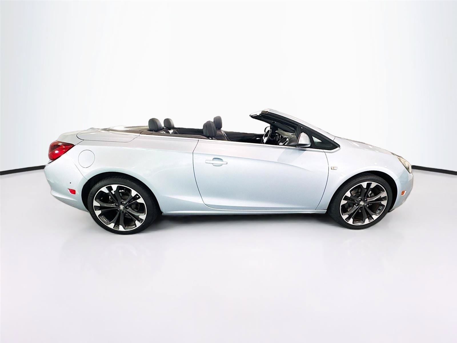 Used 2019 Buick Cascada Premium FWD image 5