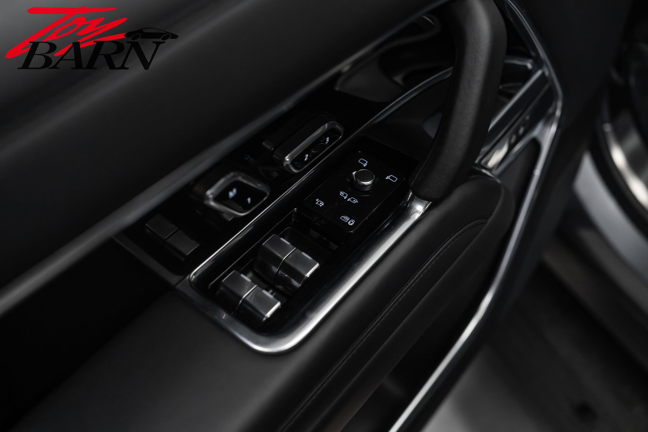 Used 2023 Land Rover Range Rover SE image 20