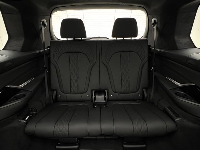 New 2027 BMW X7 M60i AWD/4WD image 16