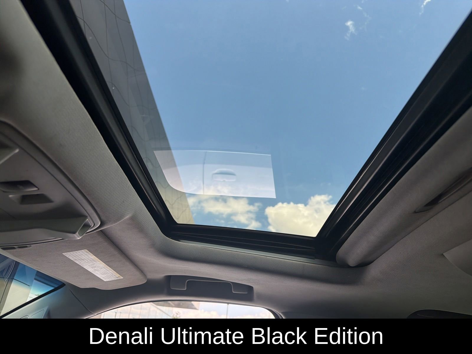 Used 2019 GMC Yukon Denali w/ Denali Ultimate Package RWD image 14