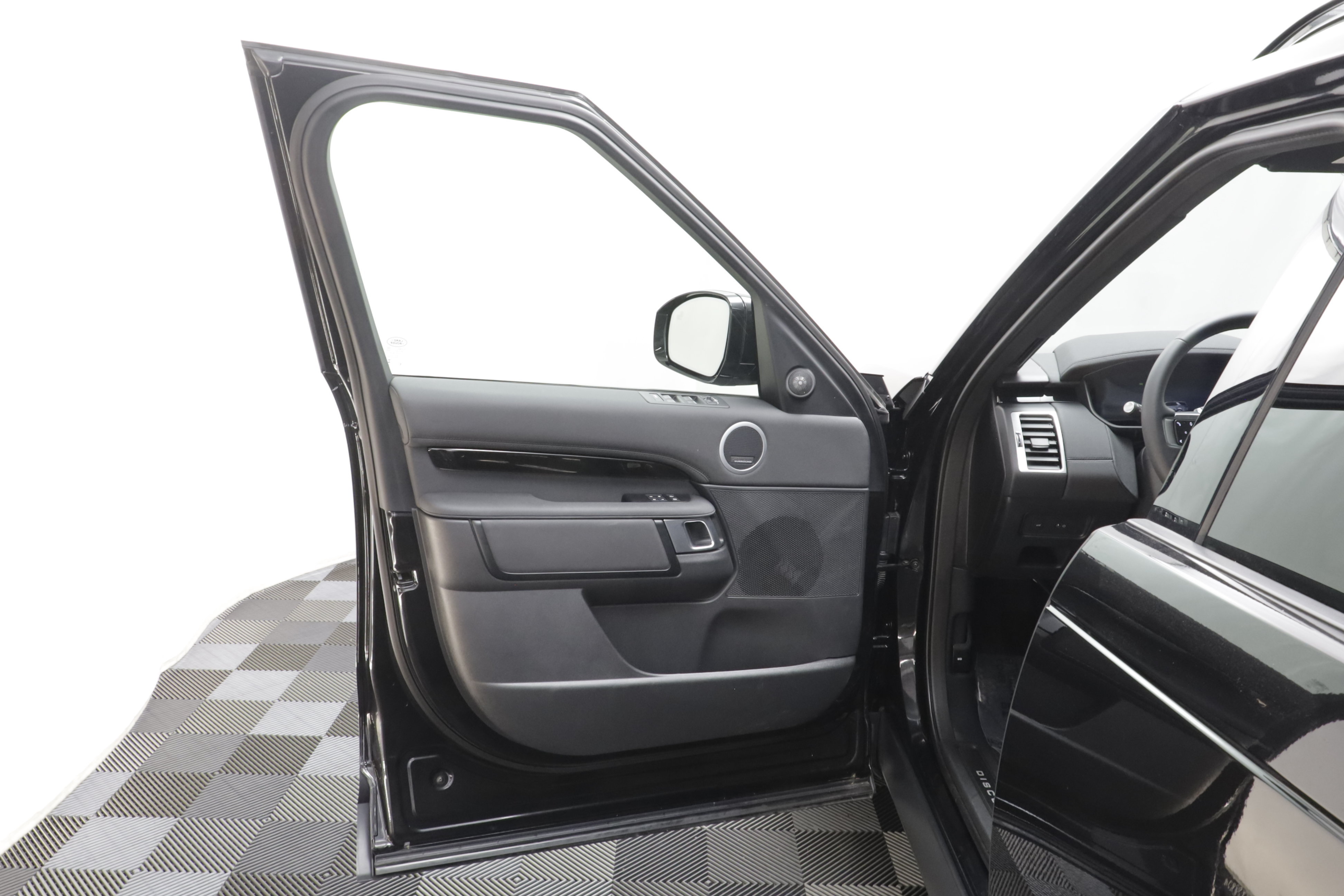 Certified 2026 Land Rover Discovery S AWD/4WD image 5