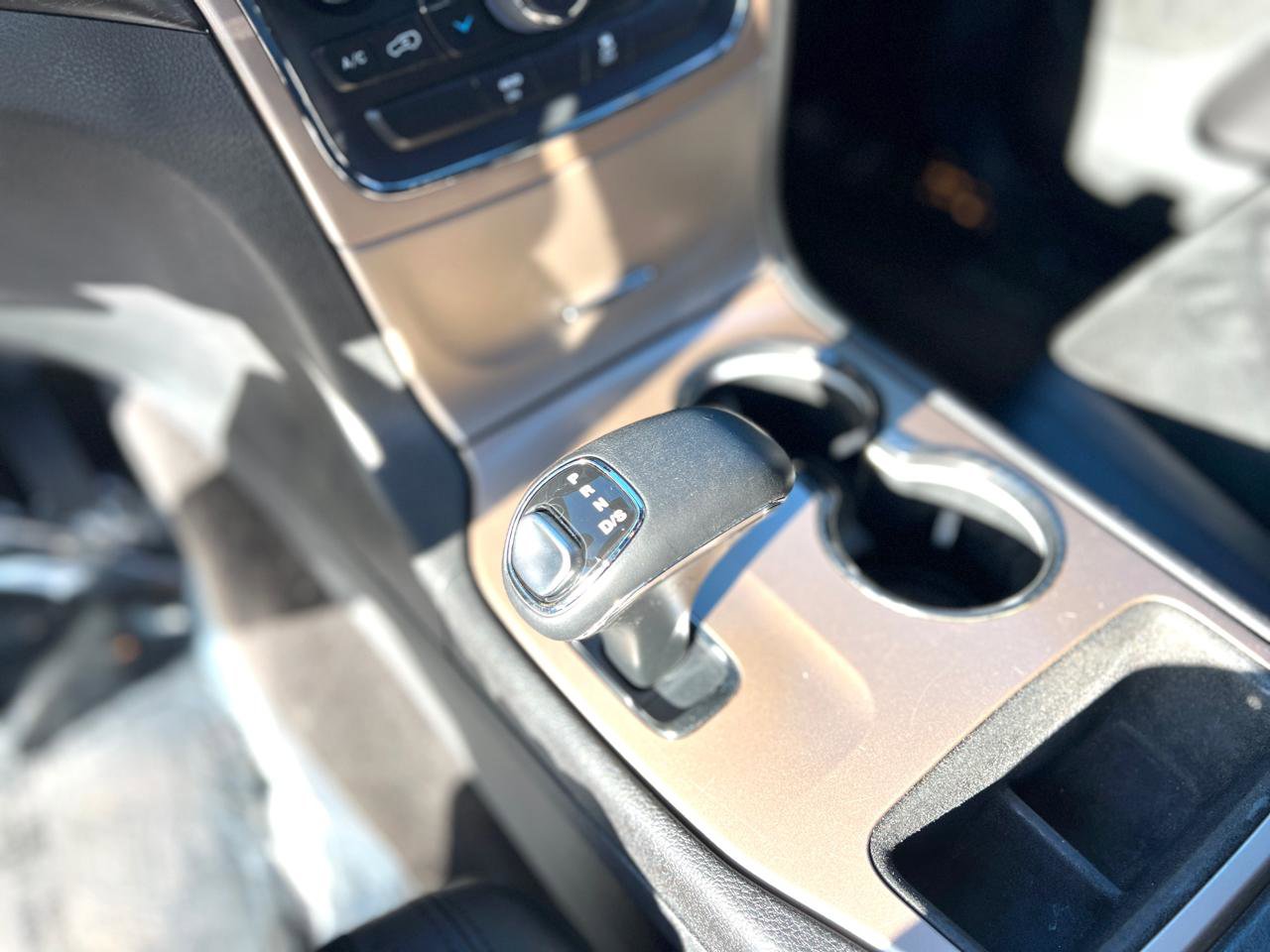 Used 2015 Jeep Grand Cherokee Altitude image 31