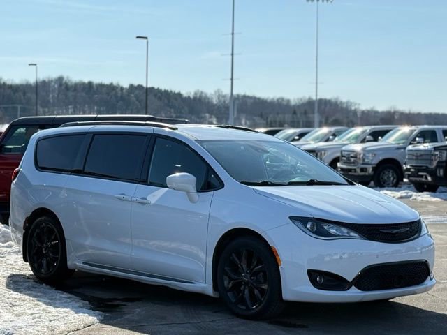 Used 2020 Chrysler Pacifica Touring w/ Advanced Safetytec Group image 30