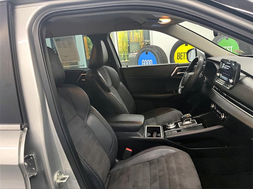 Used 2023 Mitsubishi Outlander SE image 11