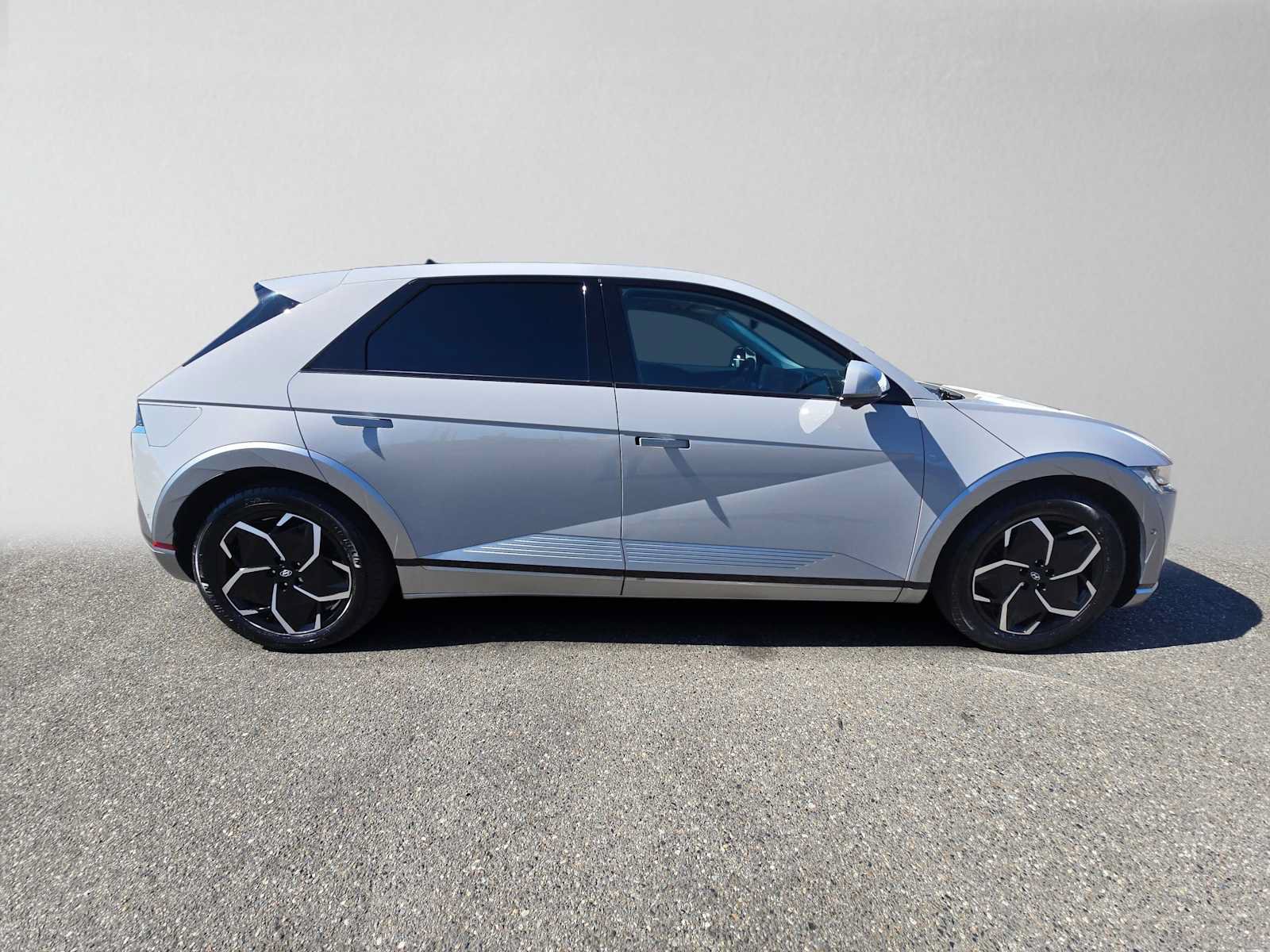 Used 2024 Hyundai Ioniq 5 Limited RWD image 2