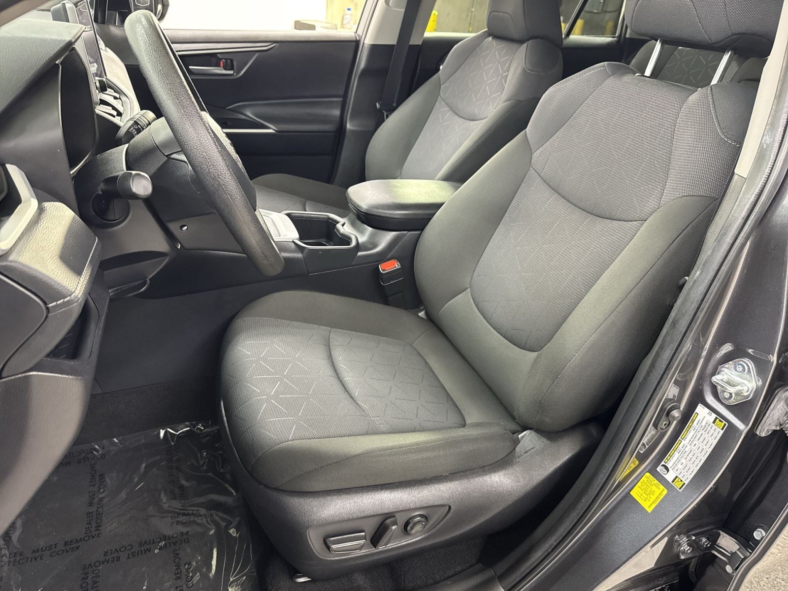 Used 2025 Toyota RAV4 XLE AWD/4WD image 25